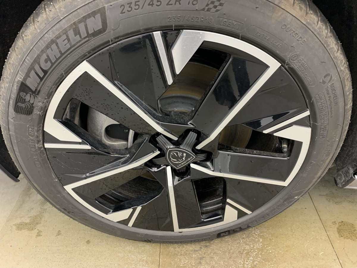 Vente en ligne Peugeot 508 Hybrid 225 e-EAT8 Allure au prix de 32 390 €