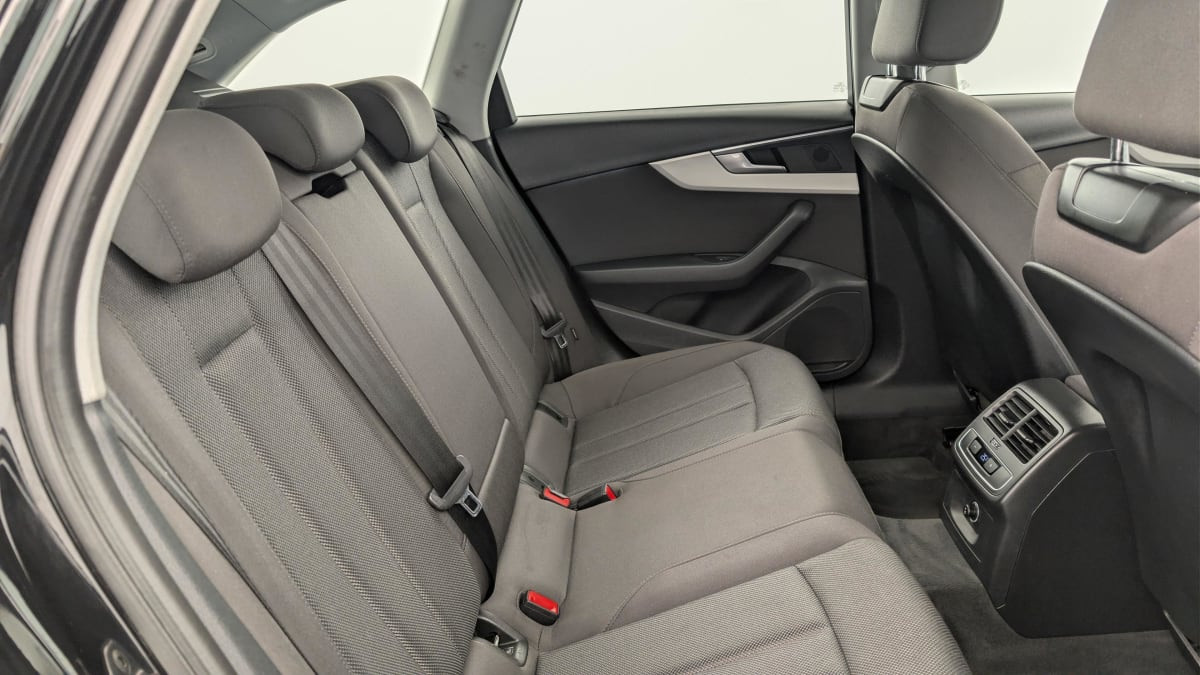 Vente en ligne Audi A4 Avant 35 TDI 163 S tronic 7 Design au prix de 26 450 €