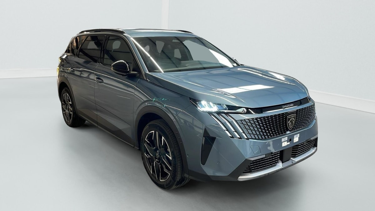 Peugeot 5008 HYBRID 145 CH E-DCS6 ALLURE occasion de 2025 en vente à Rennes