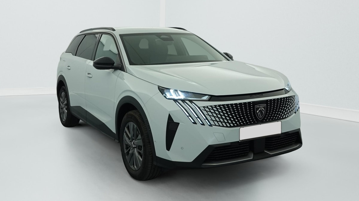 Peugeot 5008 HYBRID 145 CH E-DCS6 ALLURE occasion de 2025 en vente à Rennes