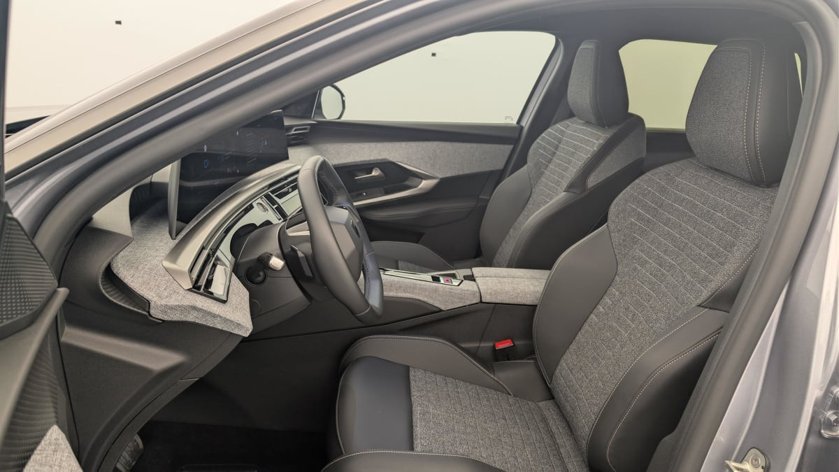 Vente en ligne Peugeot 5008 HYBRID 145 CH E-DCS6 ALLURE au prix de 30 570 €