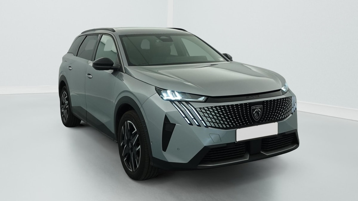 Peugeot 5008 Hybrid 136 e-DCS6 Allure occasion de 2025 en vente à Rennes
