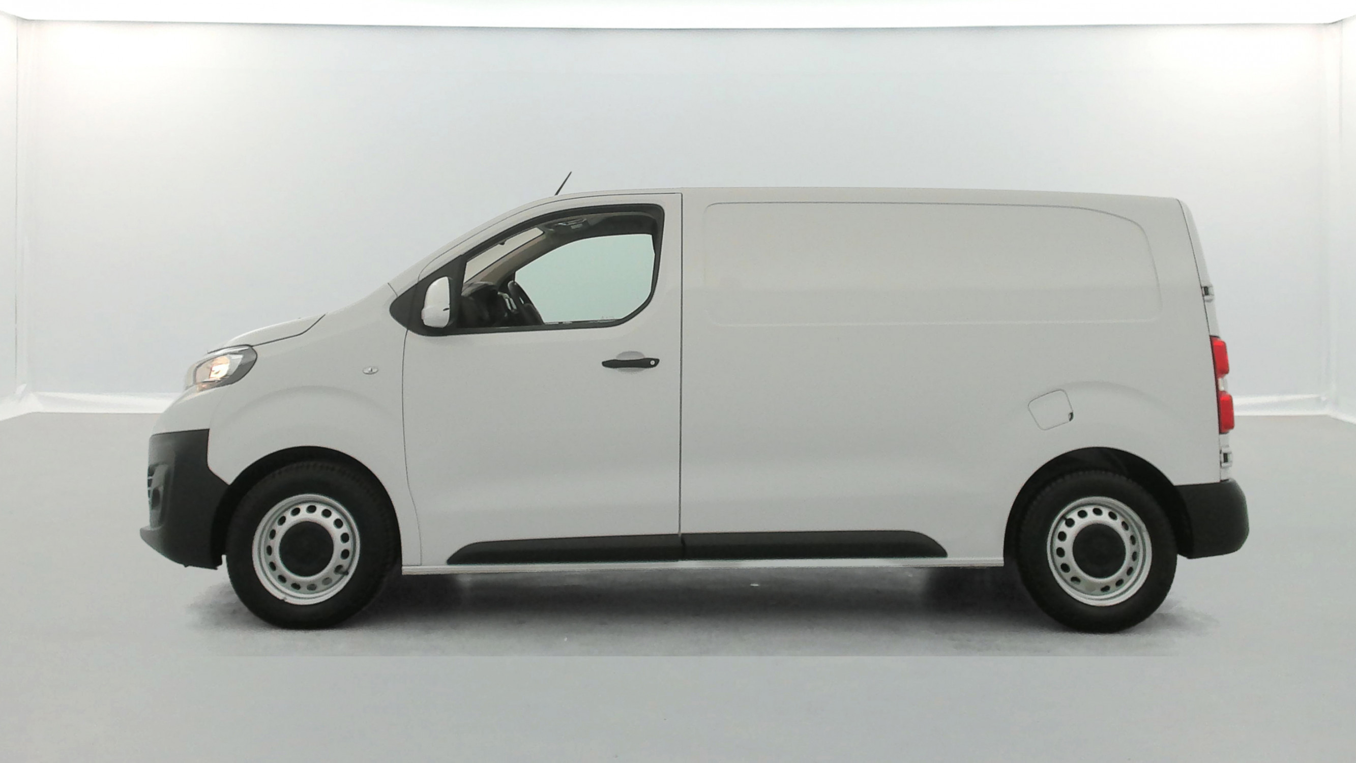 Vente en ligne Peugeot Expert Standard 2.0 BlueHDi 180ch Asphalt EAT8 au prix de 24 990 €