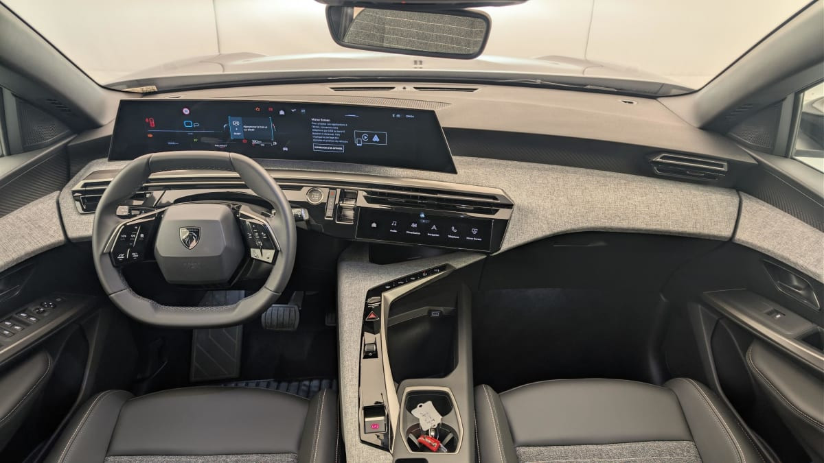 Vente en ligne Peugeot 5008 HYBRID 145 CH E-DCS6 ALLURE au prix de 30 570 €