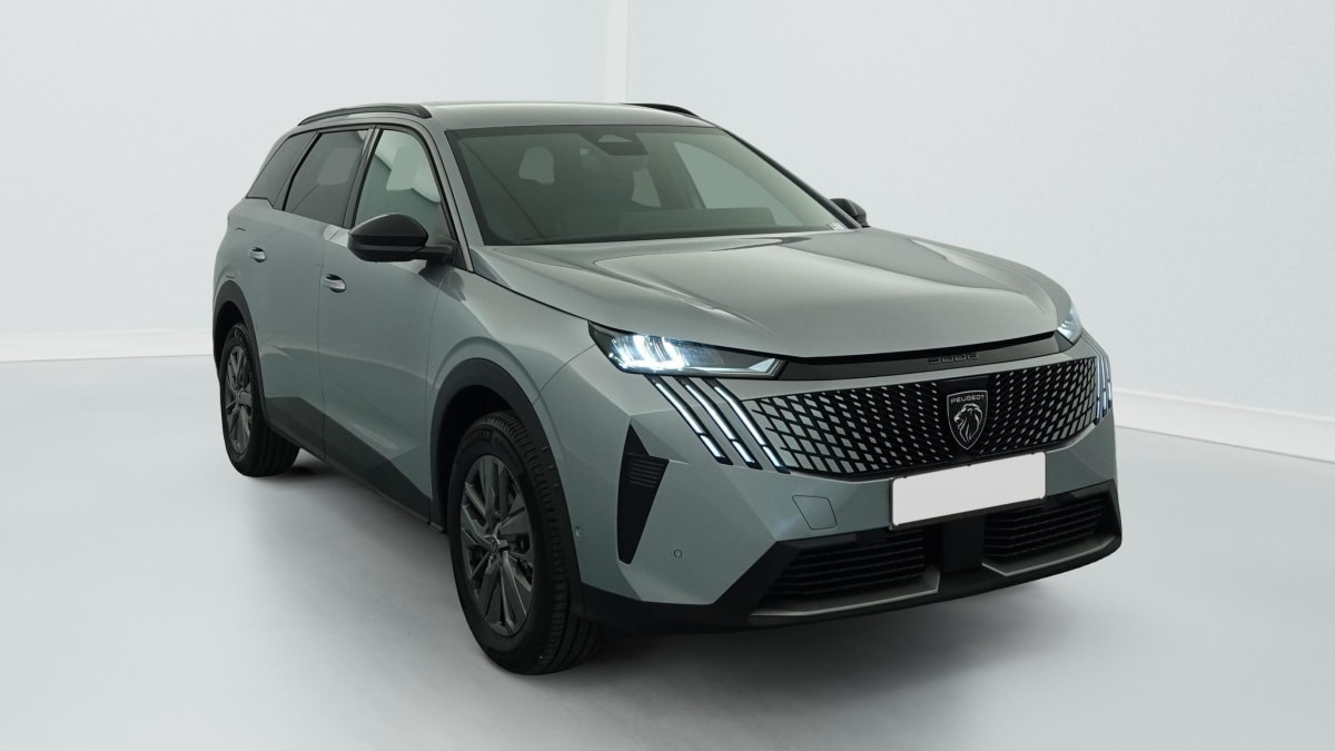Peugeot 5008 HYBRID 145 CH E-DCS6 ALLURE occasion de 2025 en vente à Rennes
