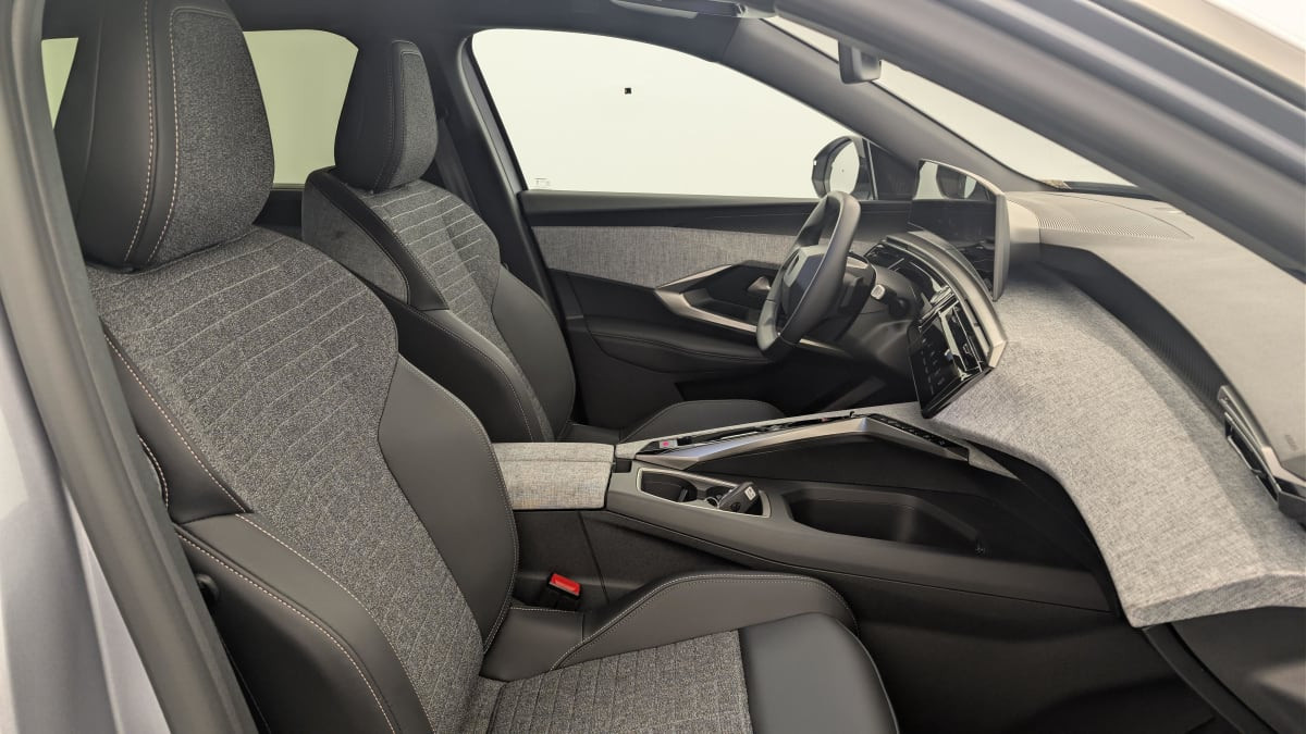 Vente en ligne Peugeot 5008 HYBRID 145 CH E-DCS6 ALLURE au prix de 30 570 €