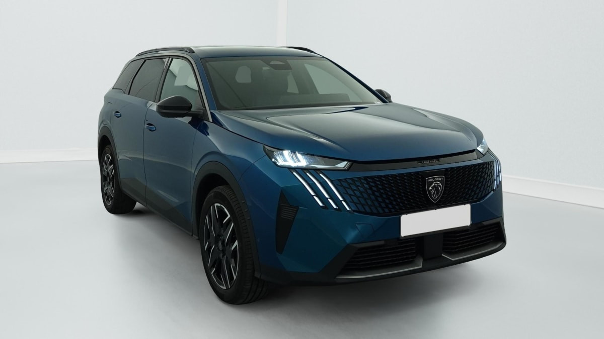 Peugeot 5008 HYBRID 145 CH E-DCS6 ALLURE occasion de 2025 en vente à Rennes