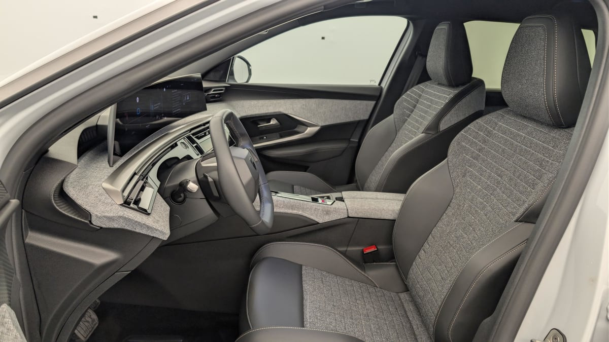 Vente en ligne Peugeot 5008 HYBRID 145 CH E-DCS6 ALLURE au prix de 30 160 €