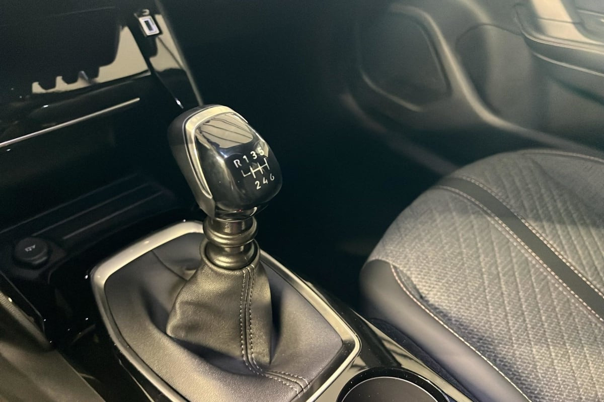 Vente en ligne Peugeot 2008 100 S S BVM6 Allure au prix de 19 240 €