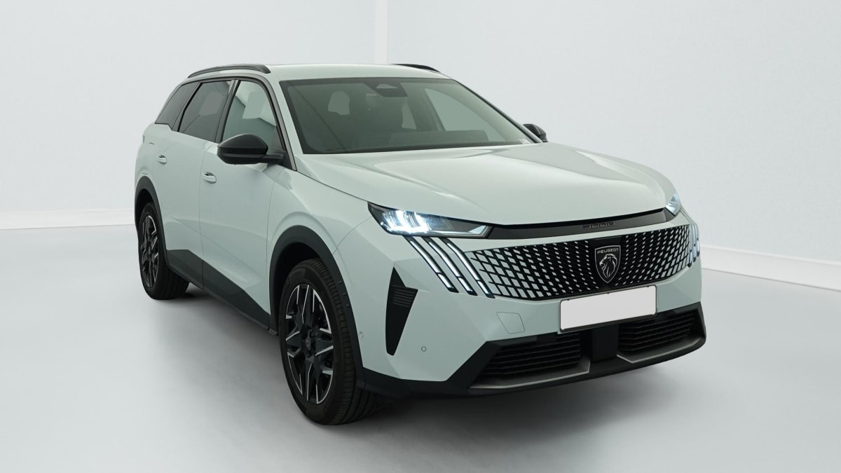 Peugeot 5008 HYBRID 145 CH E-DCS6 ALLURE occasion de 2025 en vente à Rennes