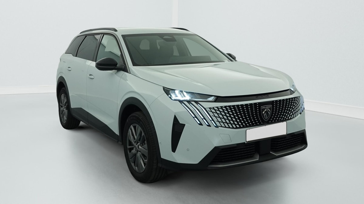 Peugeot 5008 HYBRID 145 CH E-DCS6 ALLURE occasion de 2025 en vente à Rennes