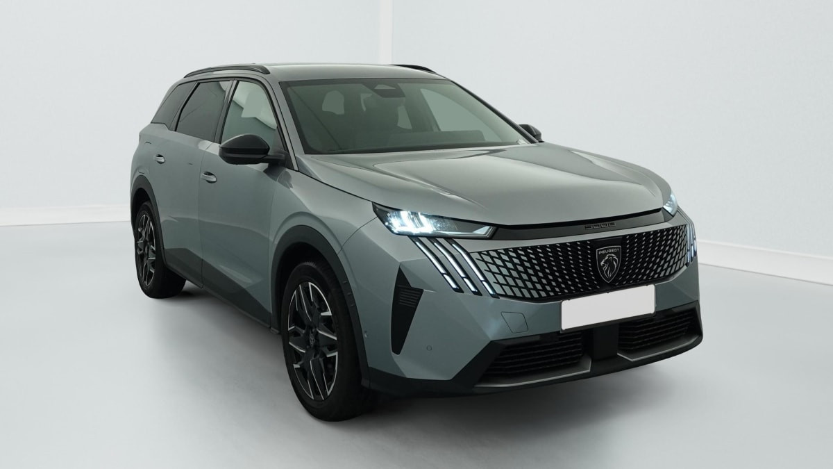 Peugeot 5008 Hybrid 136 e-DCS6 Allure occasion de 2025 en vente à Rennes