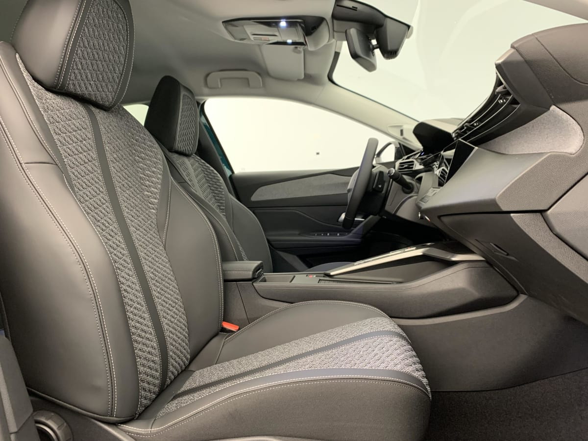 Vente en ligne Peugeot 308 BLUEHDI 130CH S S EAT8 ALLURE au prix de 26 440 €
