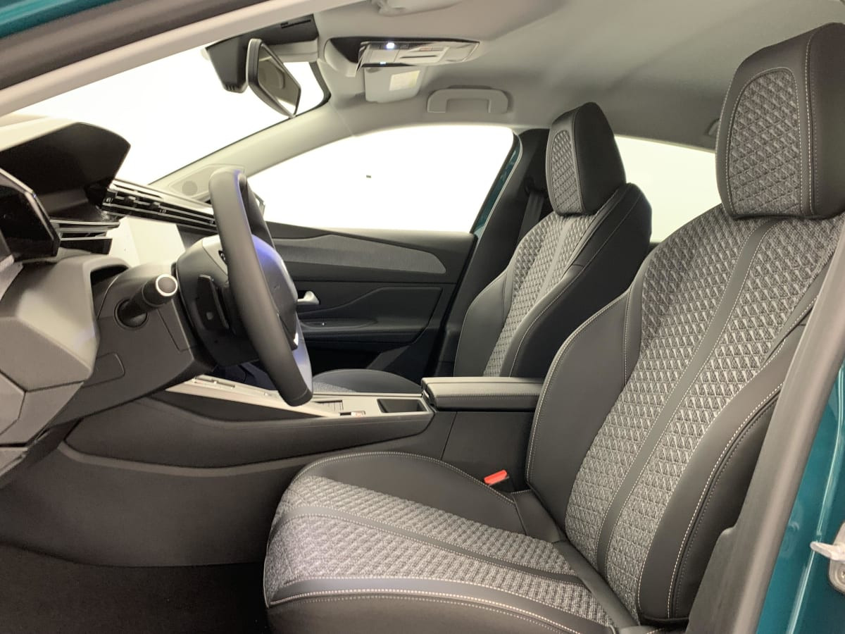 Vente en ligne Peugeot 308 BLUEHDI 130CH S S EAT8 ALLURE au prix de 26 440 €