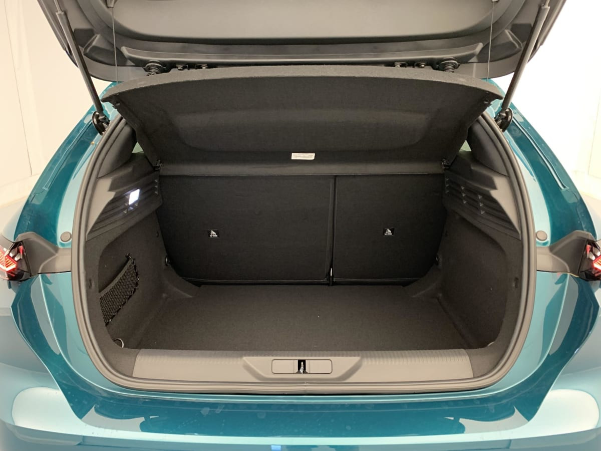 Vente en ligne Peugeot 308 BLUEHDI 130CH S S EAT8 ALLURE au prix de 26 440 €