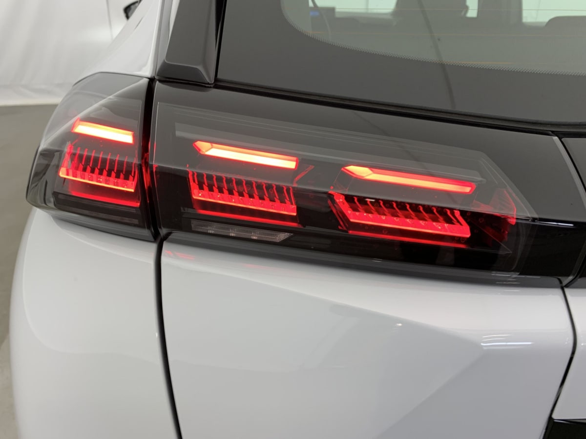 Vente en ligne Peugeot 2008 100 S S BVM6 Style au prix de 20 180 €