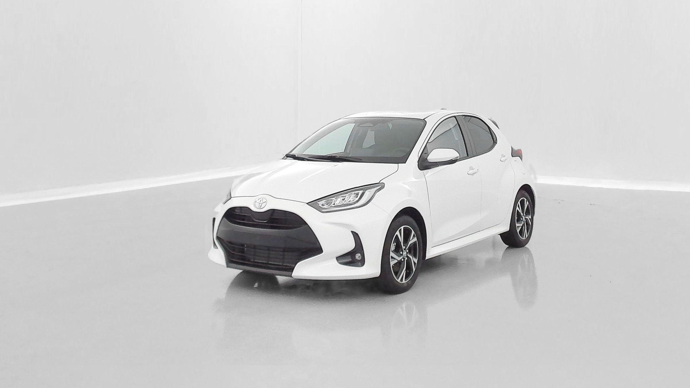 Toyota Yaris YARIS  IV Hybride 116ch Design e-CVT occasion de 2025 en vente à Rennes