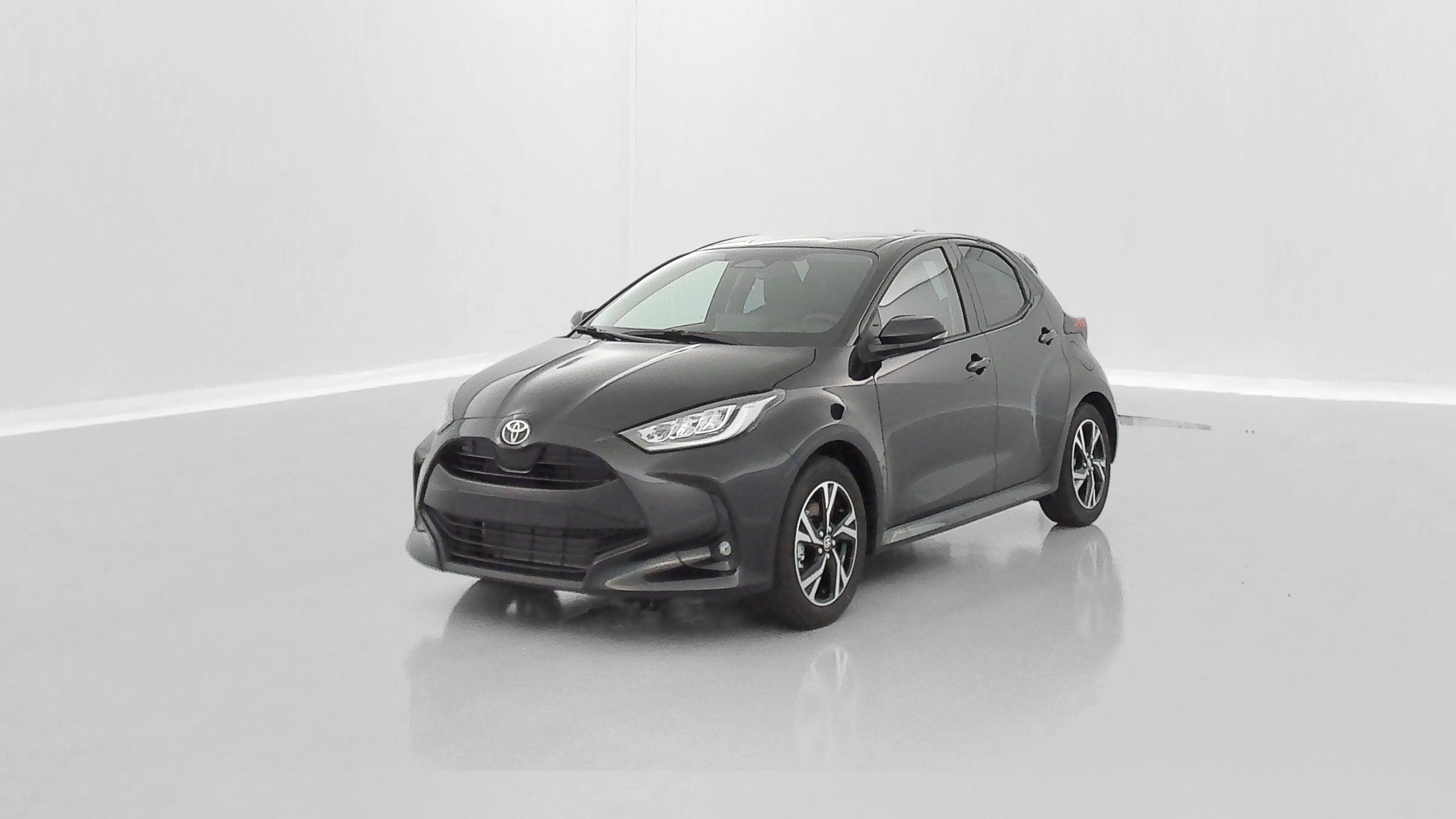 Toyota Yaris YARIS  IV Hybride 116ch Design e-CVT occasion de 2025 en vente à Rennes