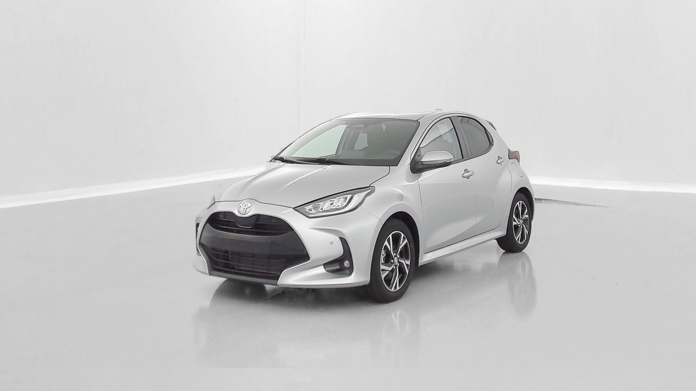 Toyota Yaris YARIS  IV Hybride 116ch Design e-CVT occasion de 2025 en vente à Rennes