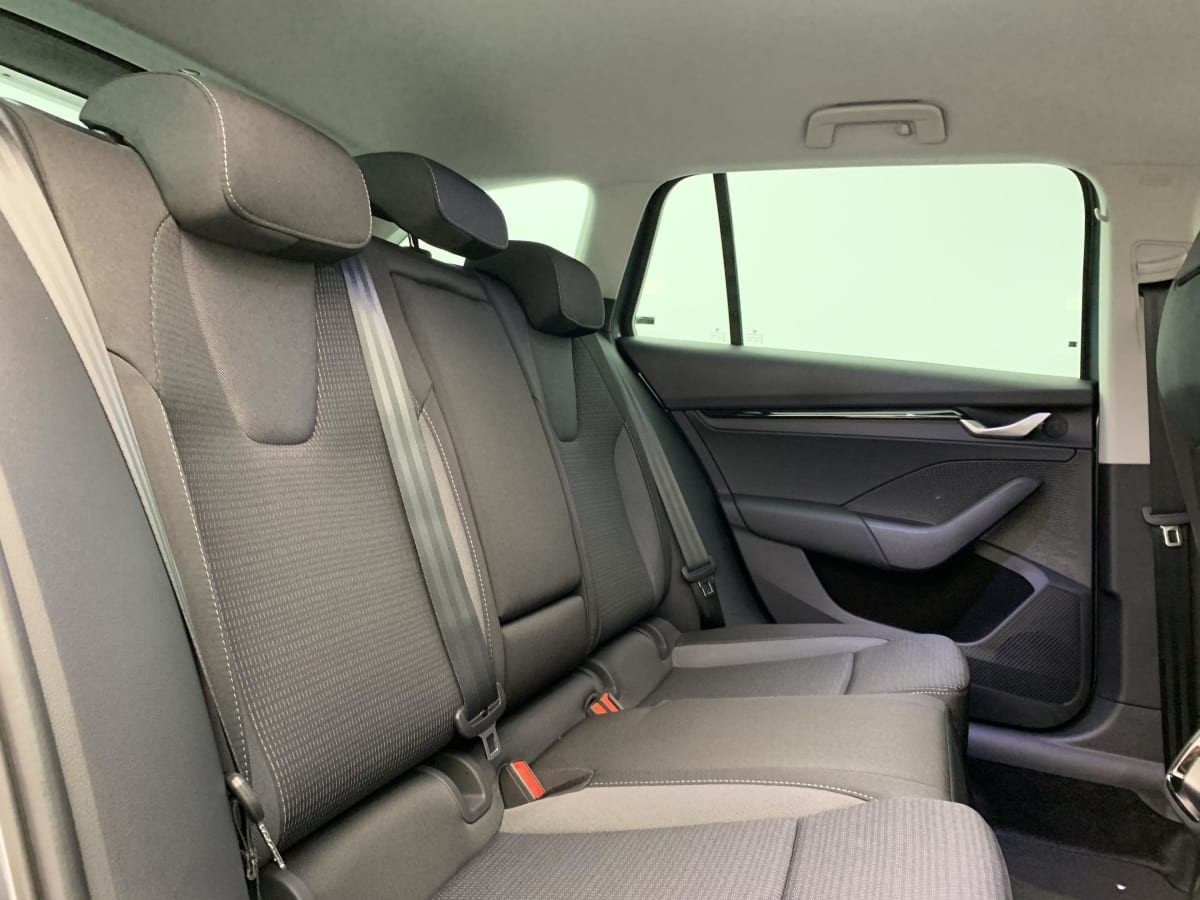 Vente en ligne Skoda Octavia Combi 2.0 TDI 150 ch SCR DSG7 Selection au prix de 34 680 €
