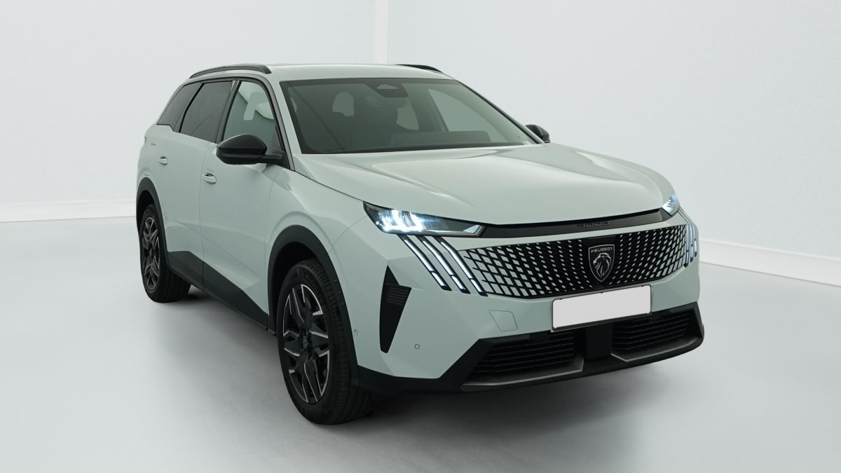 Peugeot 5008 HYBRID 145 CH E-DCS6 ALLURE occasion de 2025 en vente à Rennes