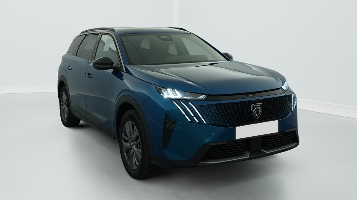 Peugeot 5008 HYBRID 145 CH E-DCS6 ALLURE occasion de 2025 en vente à Rennes