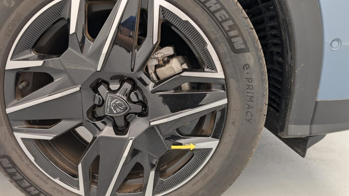 Vente en ligne Peugeot 5008 HYBRID 145CH E-DCS6 GT au prix de 33 250 €