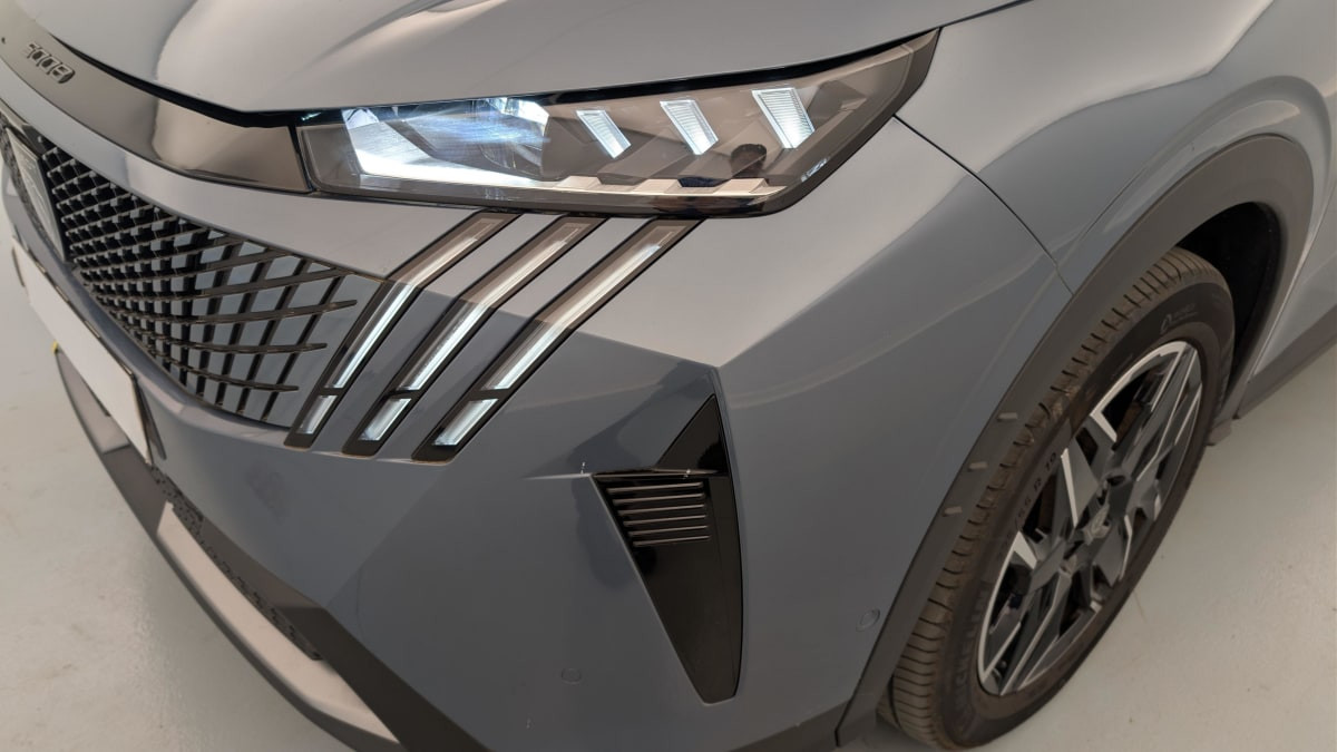 Vente en ligne Peugeot 5008 HYBRID 145CH E-DCS6 GT au prix de 33 250 €