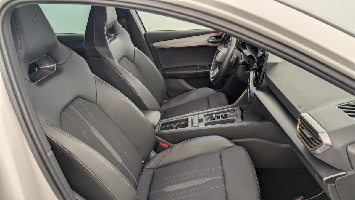 Vente en ligne Cupra Cupra Leon 1.4 E-HYBRID 245 CH DSG6 VZ au prix de 26 450 €
