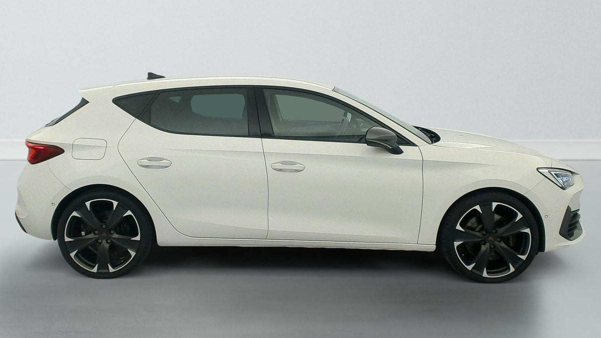 Vente en ligne Cupra Cupra Leon 1.4 E-HYBRID 245 CH DSG6 VZ au prix de 26 450 €