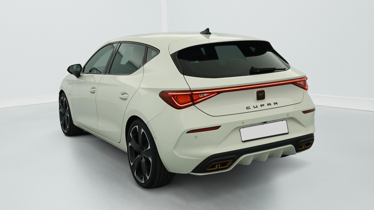 Vente en ligne Cupra Cupra Leon 1.4 E-HYBRID 245 CH DSG6 VZ au prix de 26 450 €