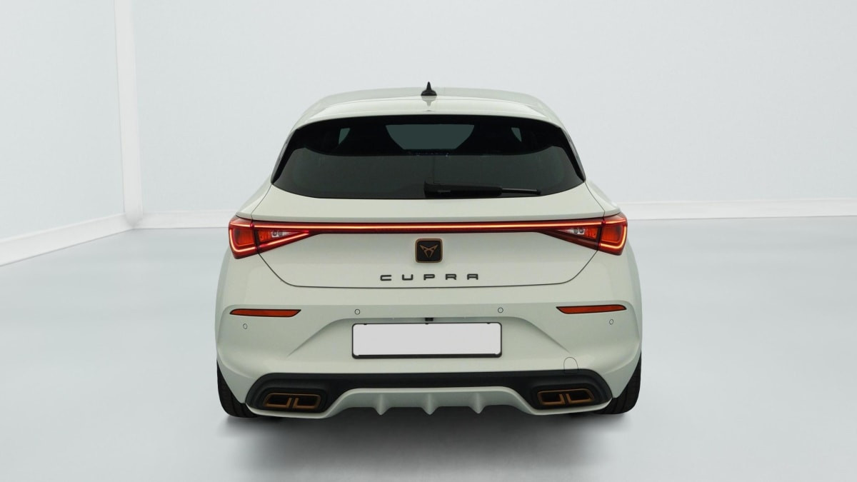 Vente en ligne Cupra Cupra Leon 1.4 E-HYBRID 245 CH DSG6 VZ au prix de 26 450 €