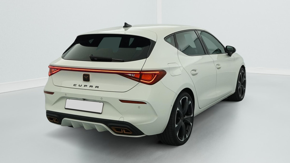 Vente en ligne Cupra Cupra Leon 1.4 E-HYBRID 245 CH DSG6 VZ au prix de 26 450 €