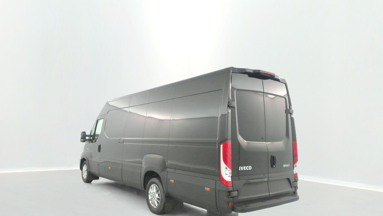 Vente en ligne Iveco Daily DAILY 35S16A8 4100 2.3 156ch 16m³ Hi-Matic au prix de 45 920 €
