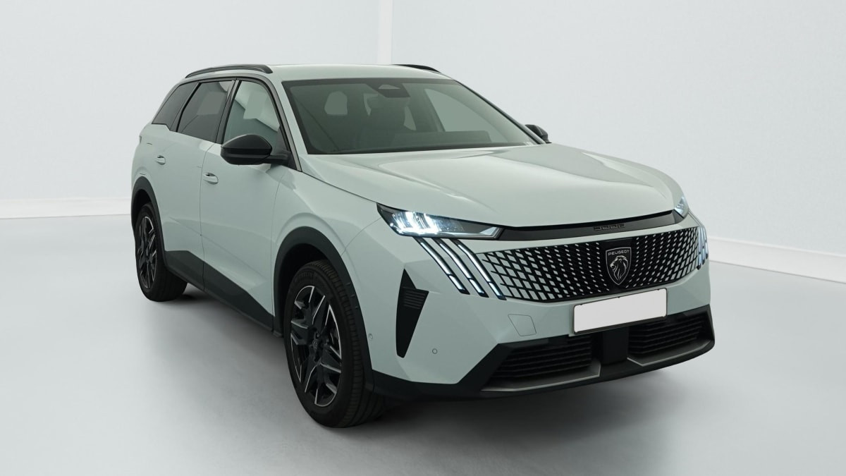 Peugeot 5008 HYBRID 145 CH E-DCS6 ALLURE occasion de 2025 en vente à Rennes