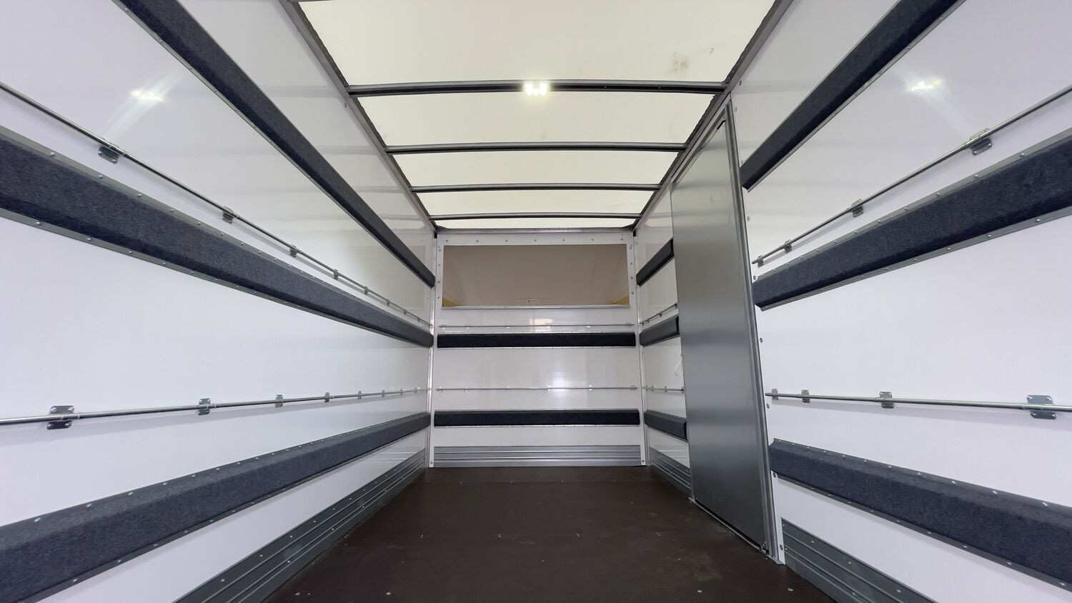 Vente en ligne Iveco Daily DAILY III 35C18HA8 4100 3.0 180ch Caisse 20m³ Toutain au prix de 62 480 €