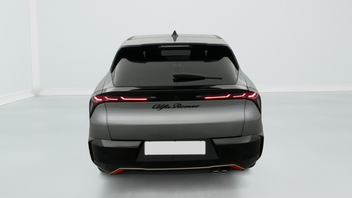 Vente en ligne Alfa Romeo Junior 1.2 Ibrida 145 ch eDCT6 Intensa au prix de 30 890 €