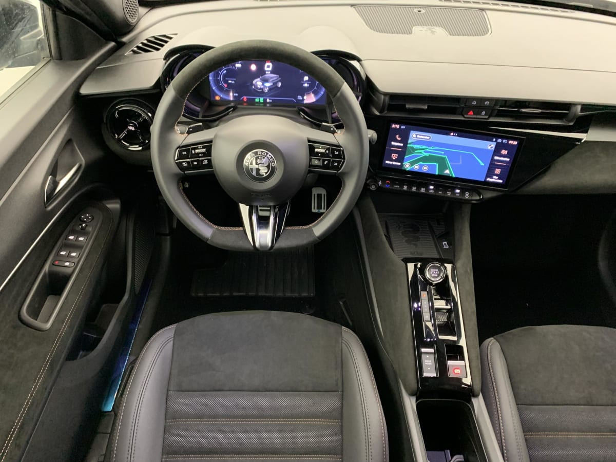 Vente en ligne Alfa Romeo Junior 1.2 Ibrida 145 ch eDCT6 Intensa au prix de 30 890 €