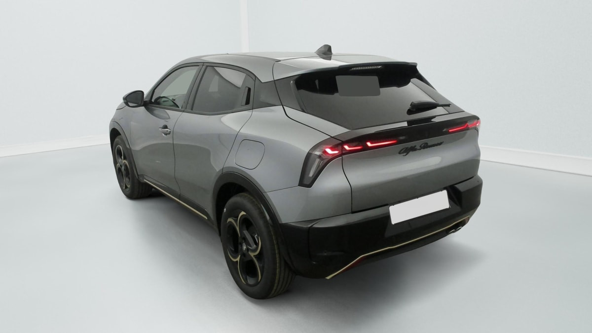 Vente en ligne Alfa Romeo Junior 1.2 Ibrida 145 ch eDCT6 Intensa au prix de 30 890 €