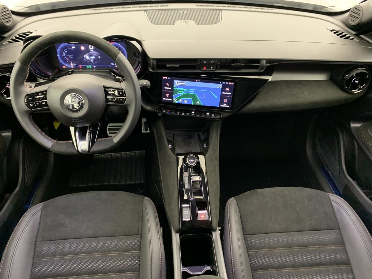 Vente en ligne Alfa Romeo Junior 1.2 Ibrida 145 ch eDCT6 Intensa au prix de 30 890 €
