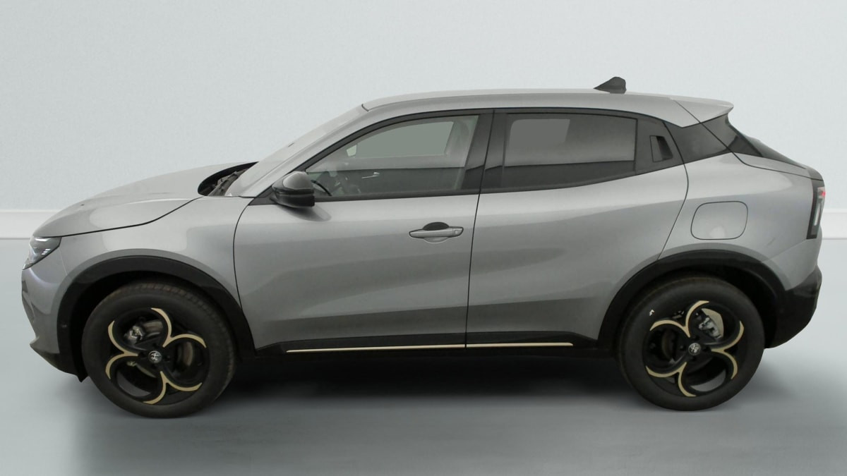 Vente en ligne Alfa Romeo Junior 1.2 Ibrida 145 ch eDCT6 Intensa au prix de 30 890 €