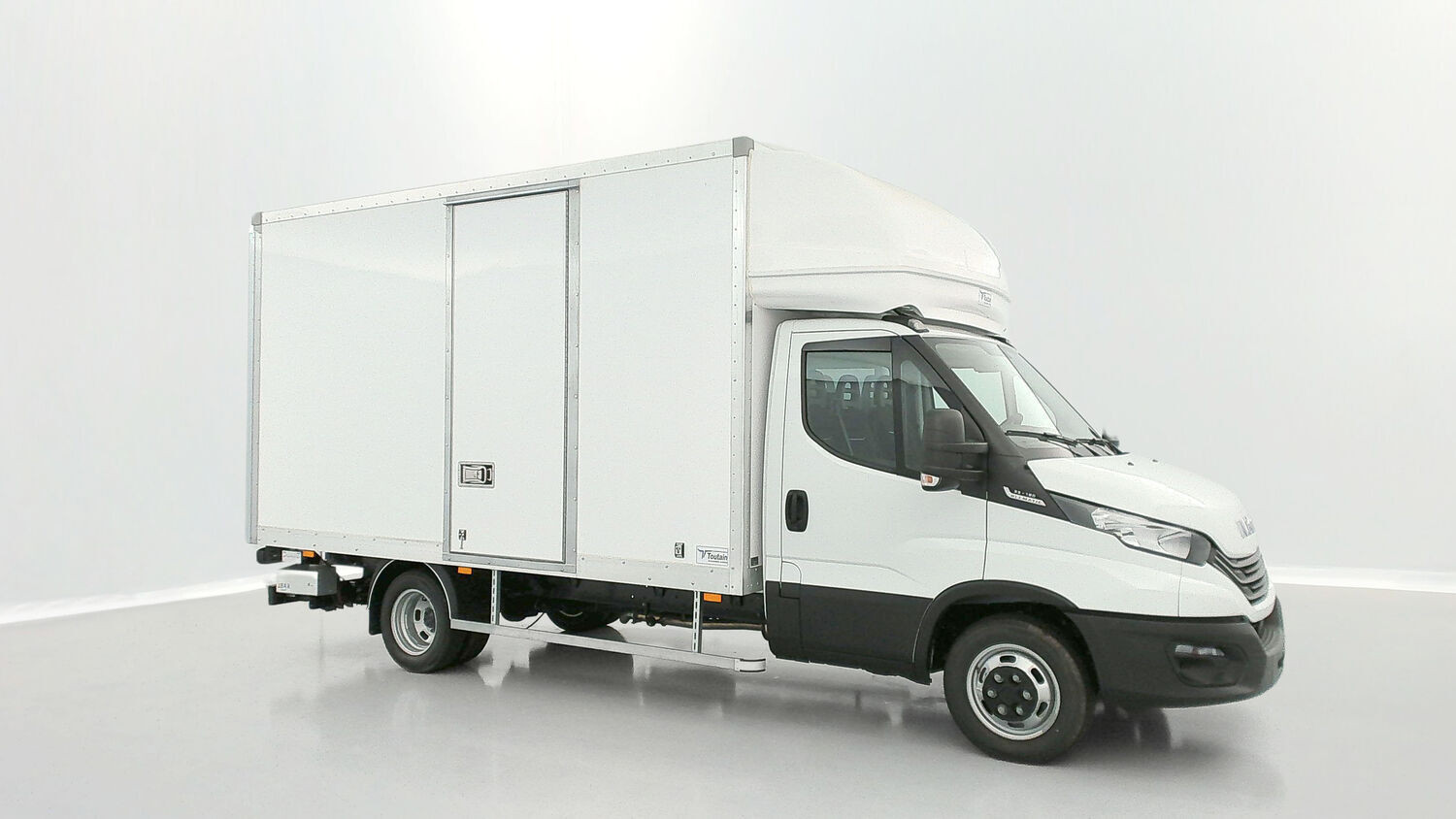 Vente en ligne Iveco Daily DAILY III 35C18HA8 4100 3.0 180ch Caisse 20m³ Toutain au prix de 62 480 €