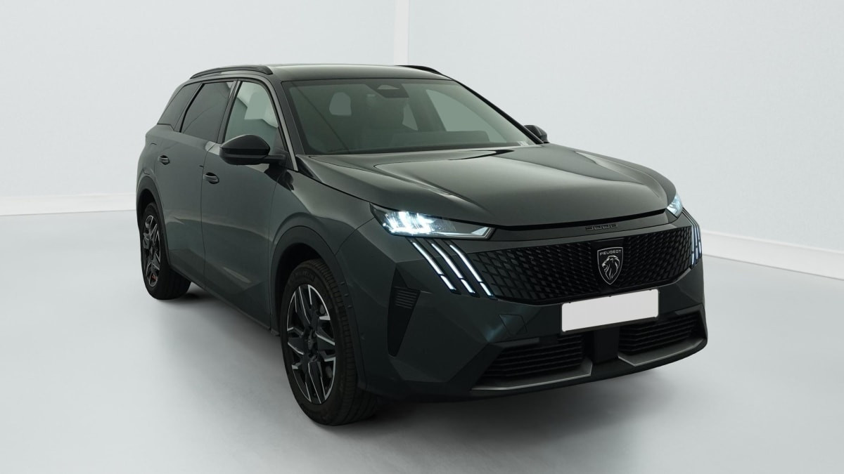 Peugeot 5008 HYBRID 145 CH E-DCS6 ALLURE occasion de 2025 en vente à Rennes