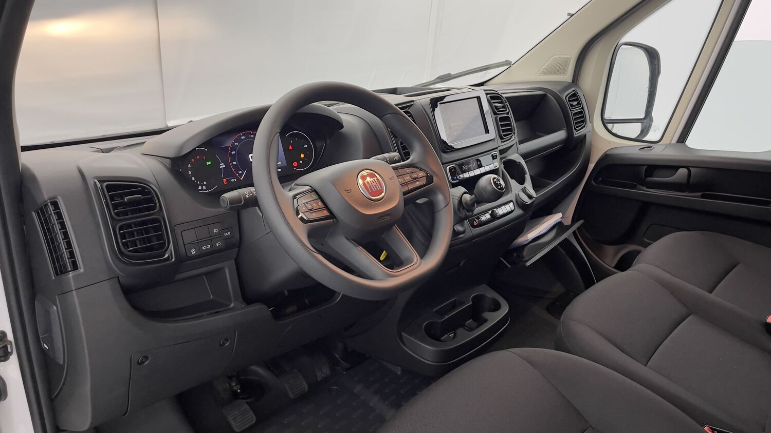 Vente en ligne Fiat Ducato Fourgon DUCATO III 3.5 MH2 H3-Power 140ch au prix de 29 480 €