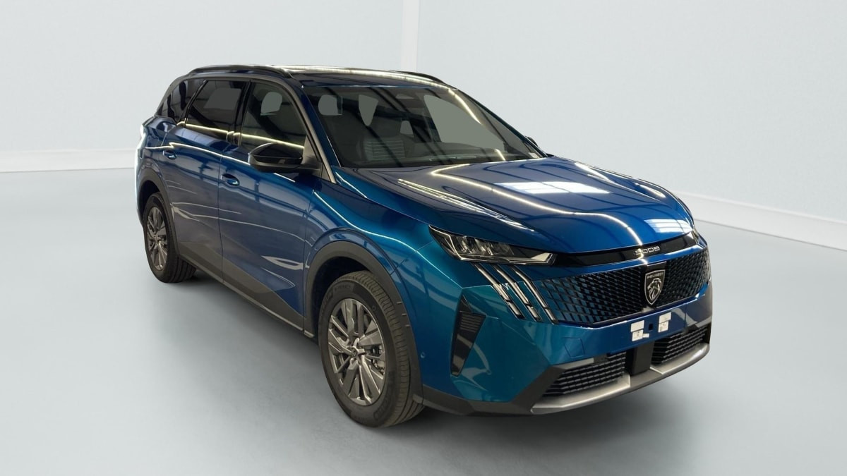 Peugeot 5008 HYBRID 145 CH E-DCS6 ALLURE occasion de 2025 en vente à Rennes