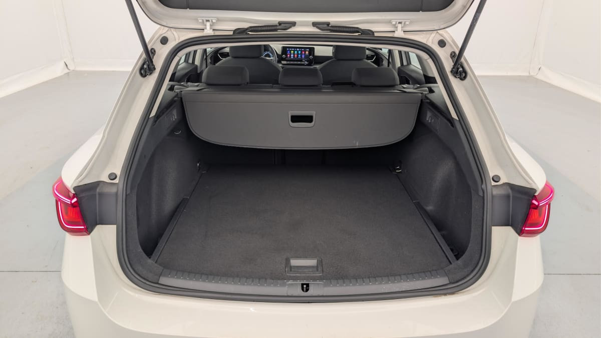 Vente en ligne Seat Leon Sportstourer 1.0 TSI 110 BVM6 Reference au prix de 19 240 €