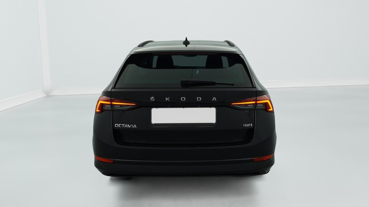Vente en ligne Skoda Octavia Combi 2.0 TDI 150 ch DSG7 4x4 Ambition au prix de 27 480 €