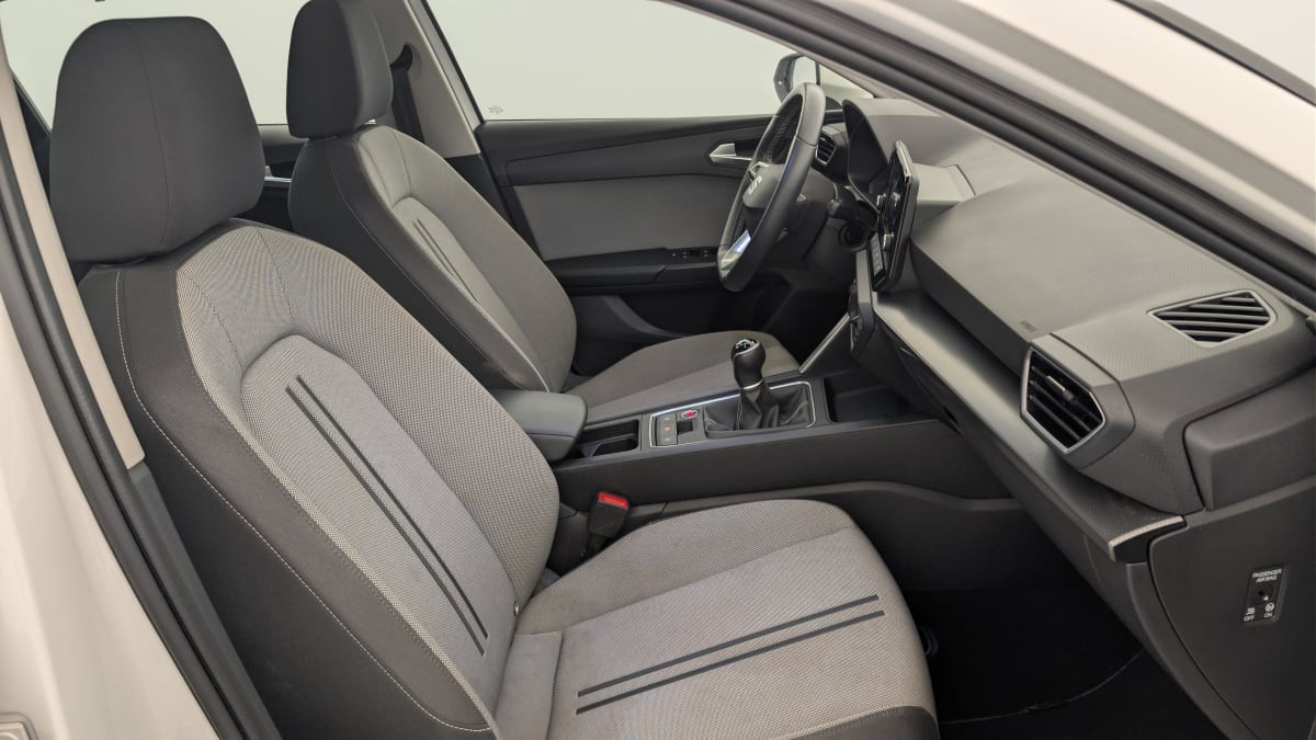 Vente en ligne Seat Leon Sportstourer 1.0 TSI 110 BVM6 Reference au prix de 19 240 €