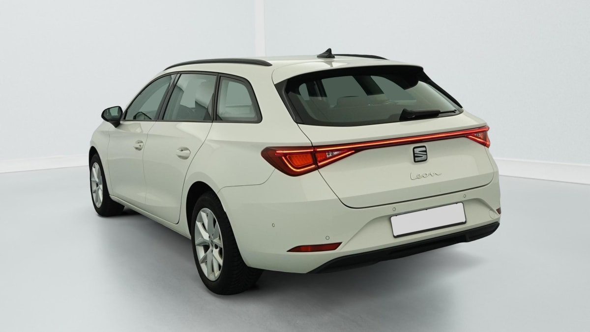 Vente en ligne Seat Leon Sportstourer 1.0 TSI 110 BVM6 Reference au prix de 19 240 €