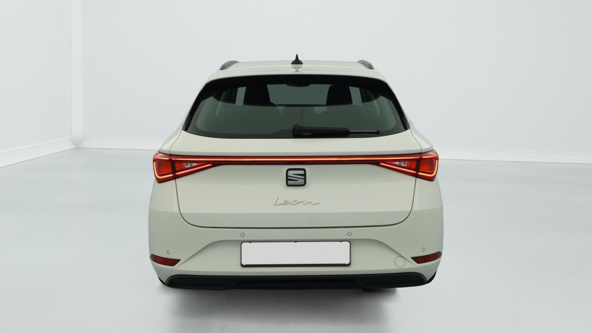 Vente en ligne Seat Leon Sportstourer 1.0 TSI 110 BVM6 Reference au prix de 19 240 €